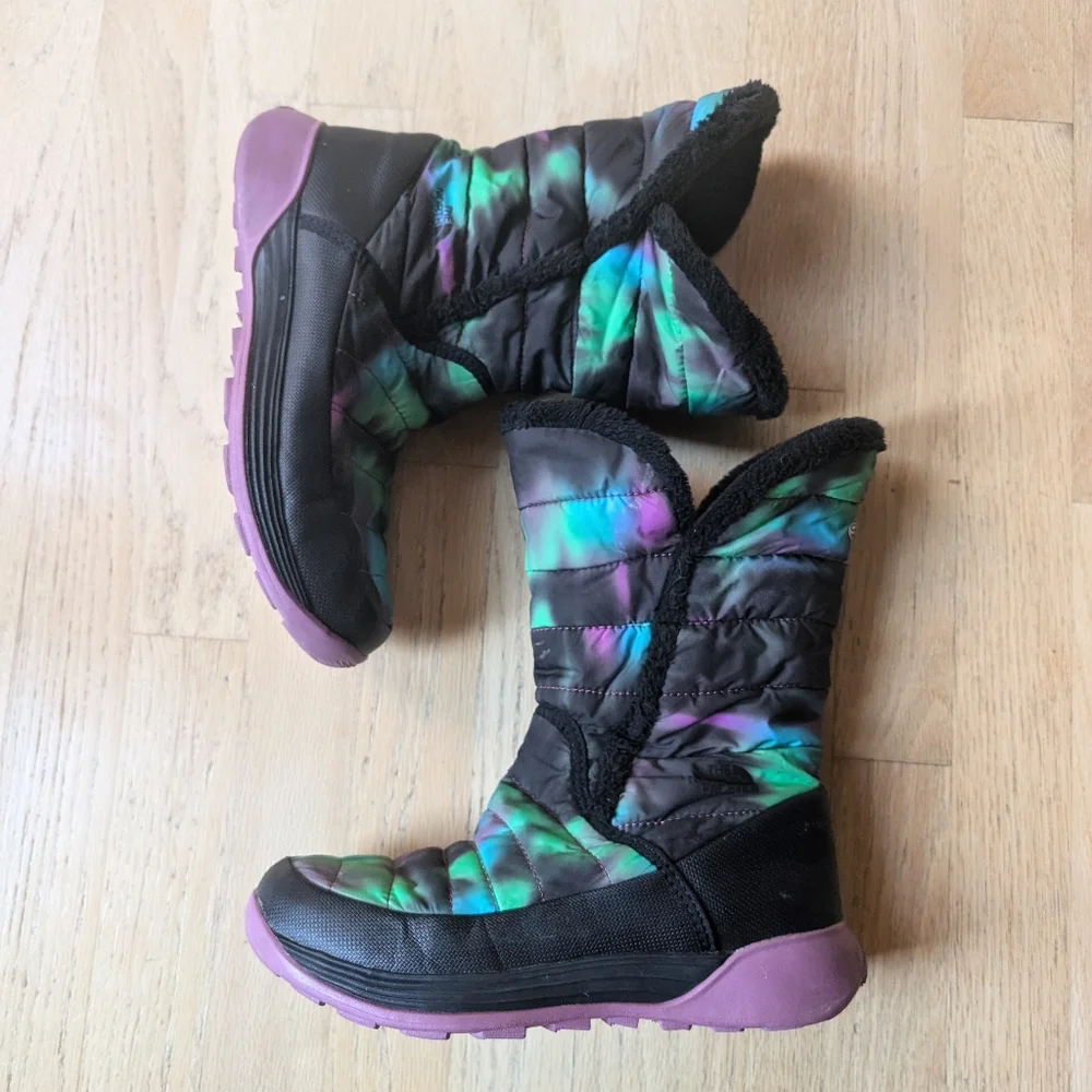 THE NORTH FACE Youth Amore II Insulated Boot Size 5 / Fits WMS 7-7.5